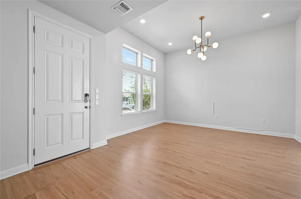 7910 Lennon Drive Austin TX 78744