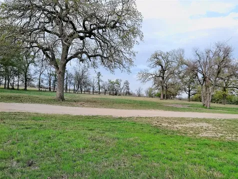 1042 Los Ranchitos Road Cameron TX 76567