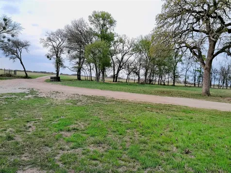 1042 Los Ranchitos Road Cameron TX 76567