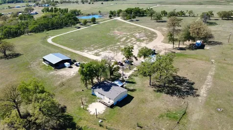 1042 Los Ranchitos Road Cameron TX 76567
