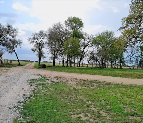 1042 Los Ranchitos Road Cameron TX 76567