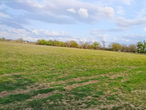 1042 Los Ranchitos Road Cameron TX 76567