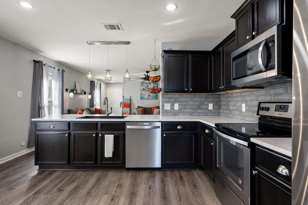 316 Continential Avenue Liberty Hill TX 78642