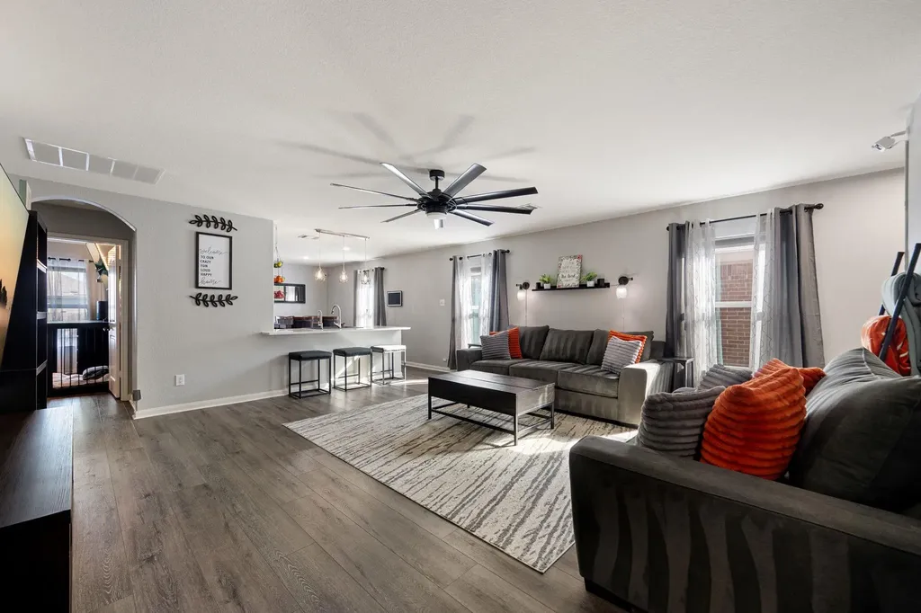 316 Continential Avenue Liberty Hill TX 78642