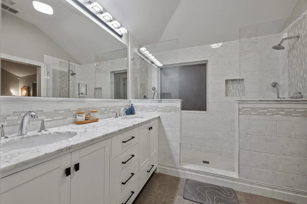 5935 Salcon Cliff Drive Austin TX 78749