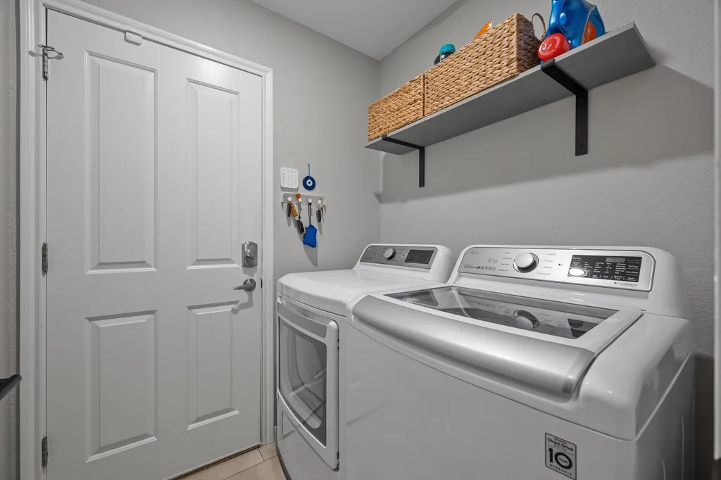 5935 Salcon Cliff Drive Austin TX 78749