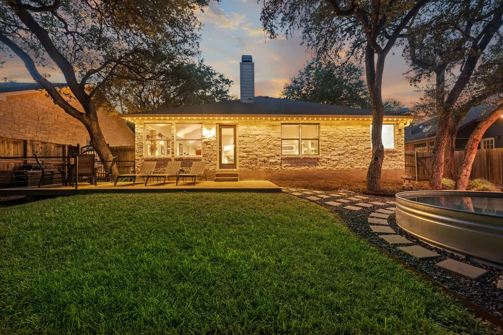 5935 Salcon Cliff Drive Austin TX 78749