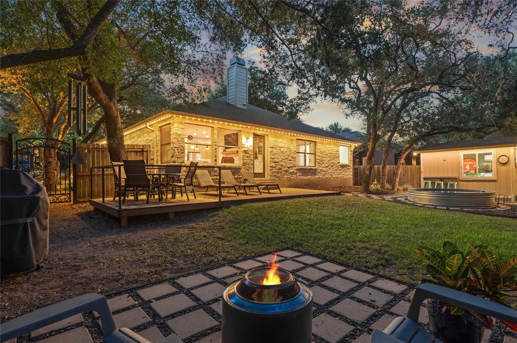5935 Salcon Cliff Drive Austin TX 78749