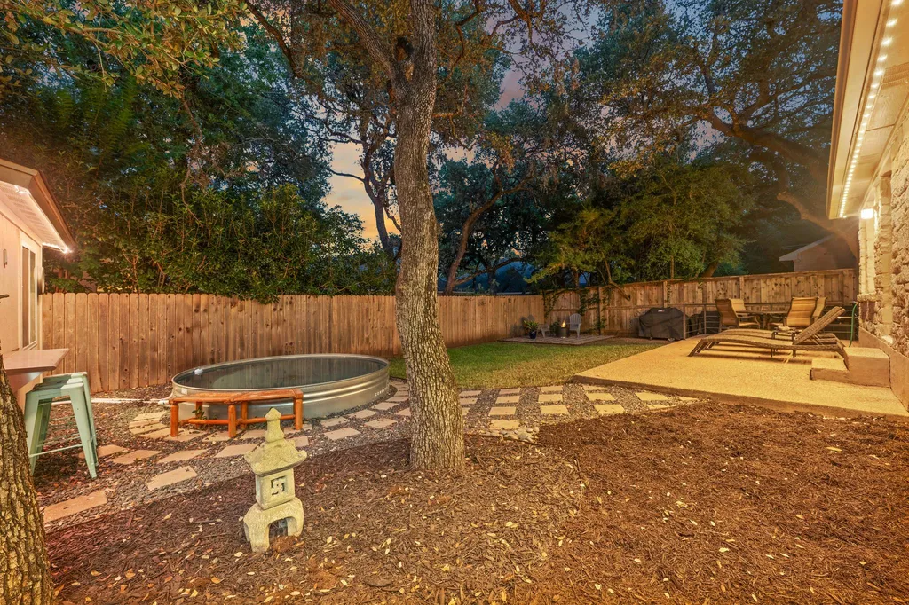 5935 Salcon Cliff Drive Austin TX 78749
