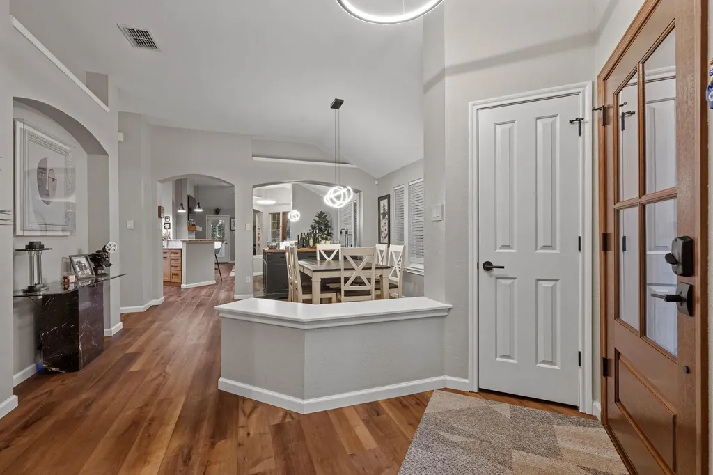 5935 Salcon Cliff Drive Austin TX 78749