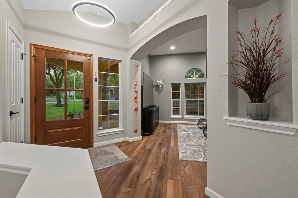 5935 Salcon Cliff Drive Austin TX 78749