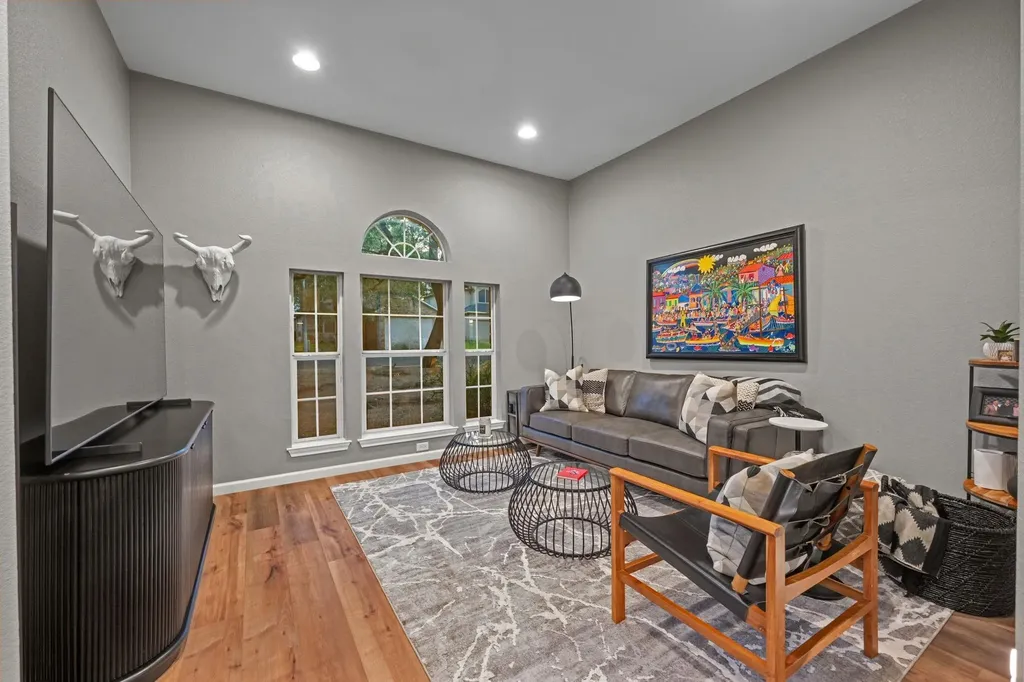 5935 Salcon Cliff Drive Austin TX 78749