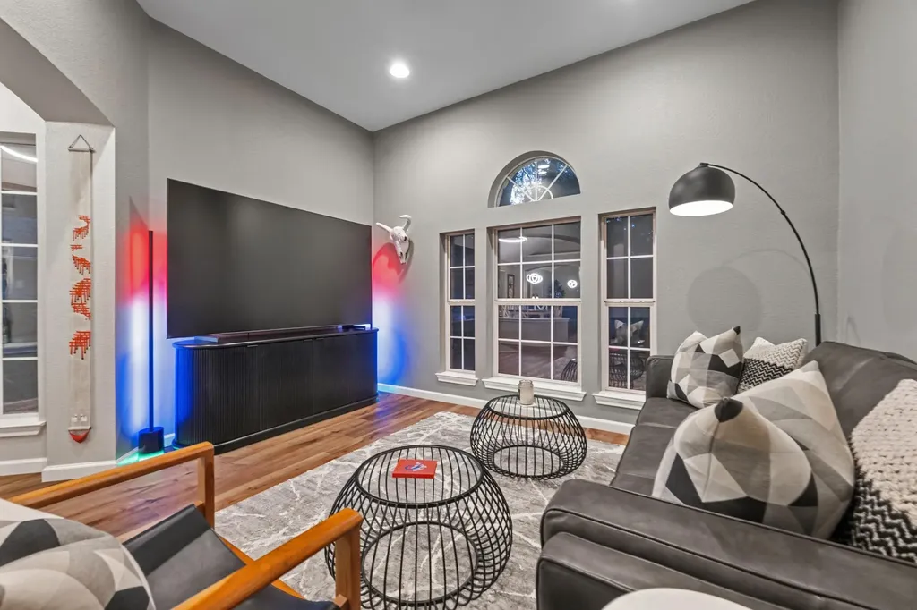 5935 Salcon Cliff Drive Austin TX 78749