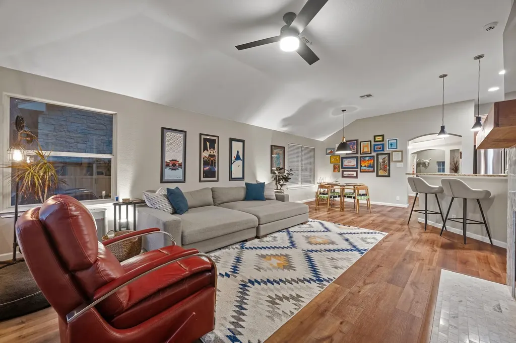 5935 Salcon Cliff Drive Austin TX 78749