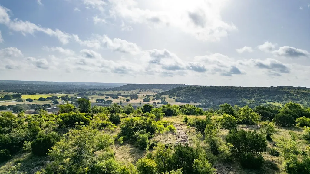 102 Fm-1047 Evant TX 76880