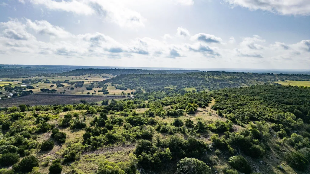 102 Fm-1047 Evant TX 76880