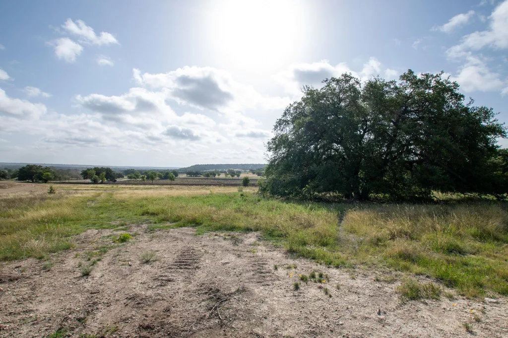 102 Fm-1047 Evant TX 76880