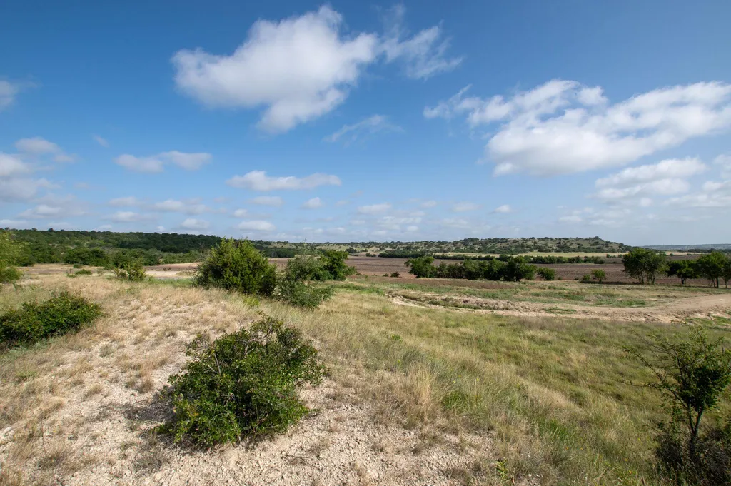 102 Fm-1047 Evant TX 76880