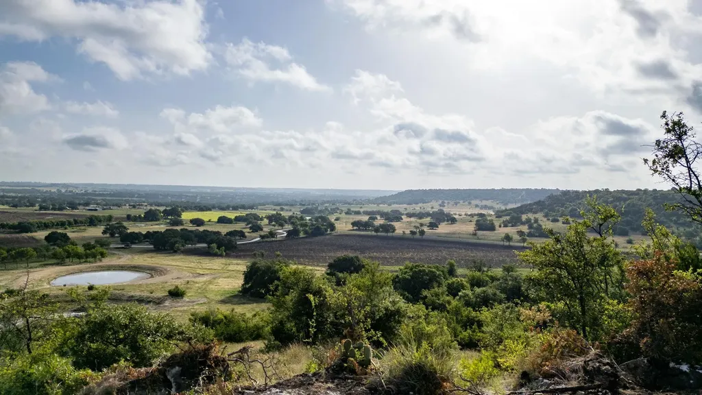 102 Fm-1047 Evant TX 76880