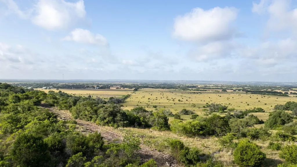 102 Fm-1047 Evant TX 76880