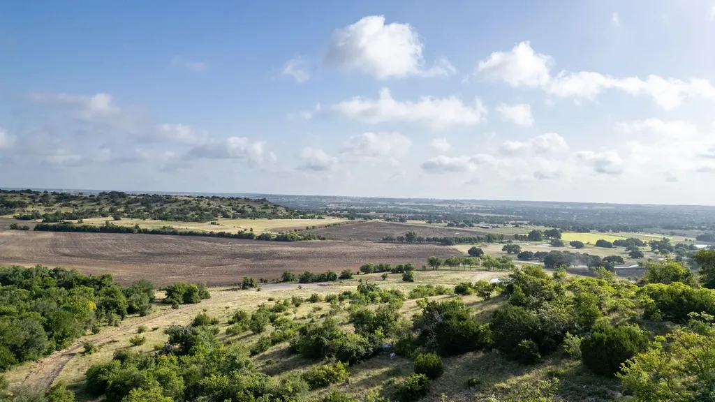 102 Fm-1047 Evant TX 76880