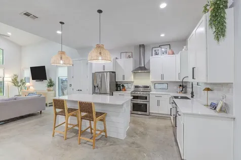 5520 Woodrow Avenue Austin TX 78756