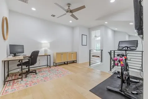 5520 Woodrow Avenue Austin TX 78756