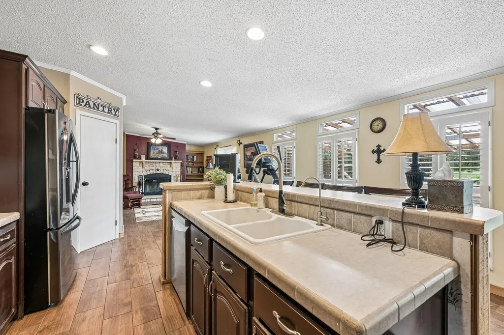 541 Hidden Oaks Drive Elgin TX 78621