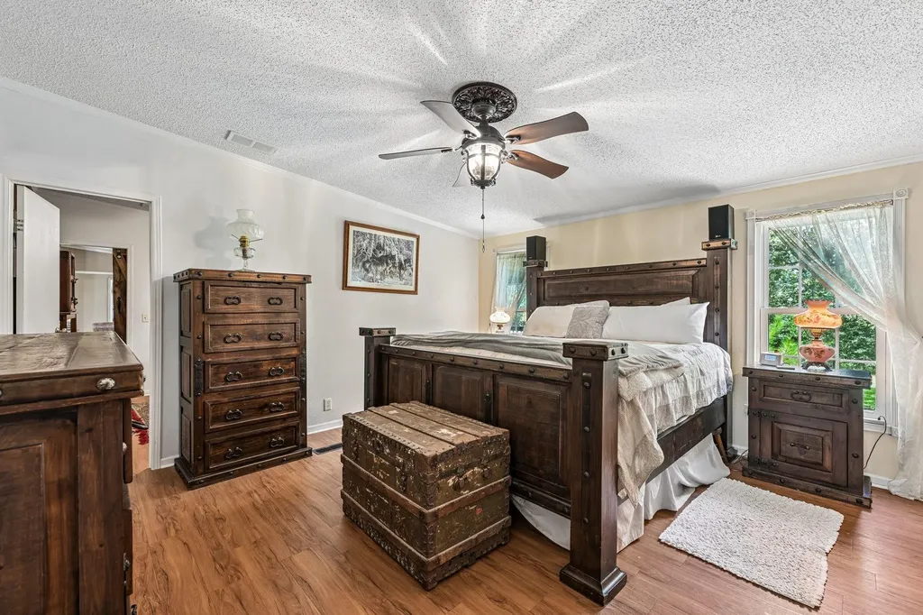 541 Hidden Oaks Drive Elgin TX 78621