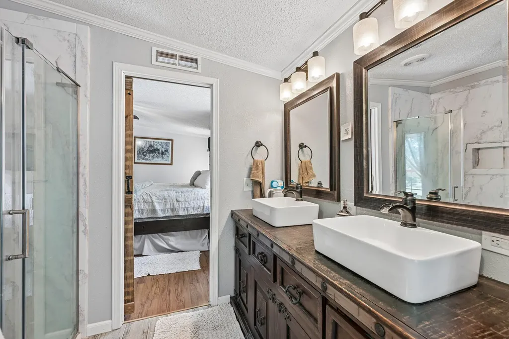 541 Hidden Oaks Drive Elgin TX 78621