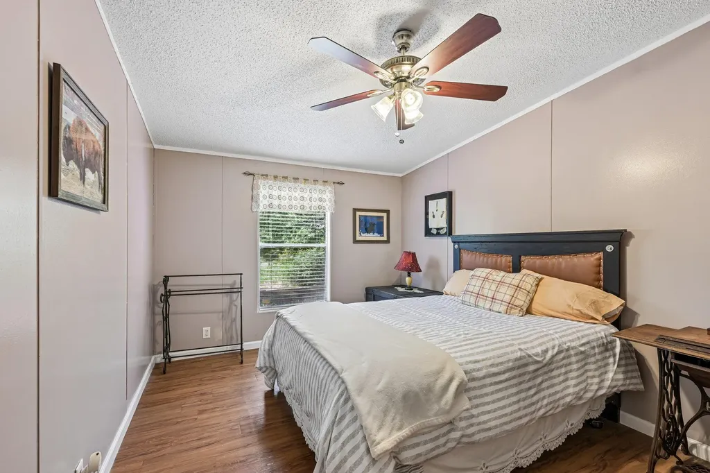 541 Hidden Oaks Drive Elgin TX 78621