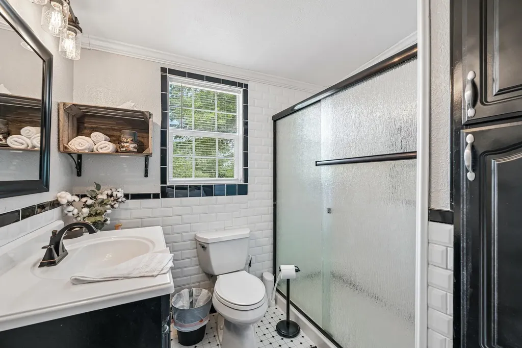 541 Hidden Oaks Drive Elgin TX 78621