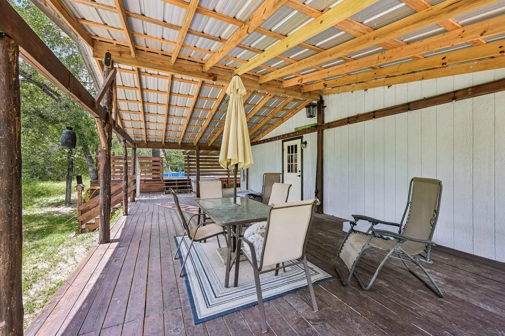 541 Hidden Oaks Drive Elgin TX 78621