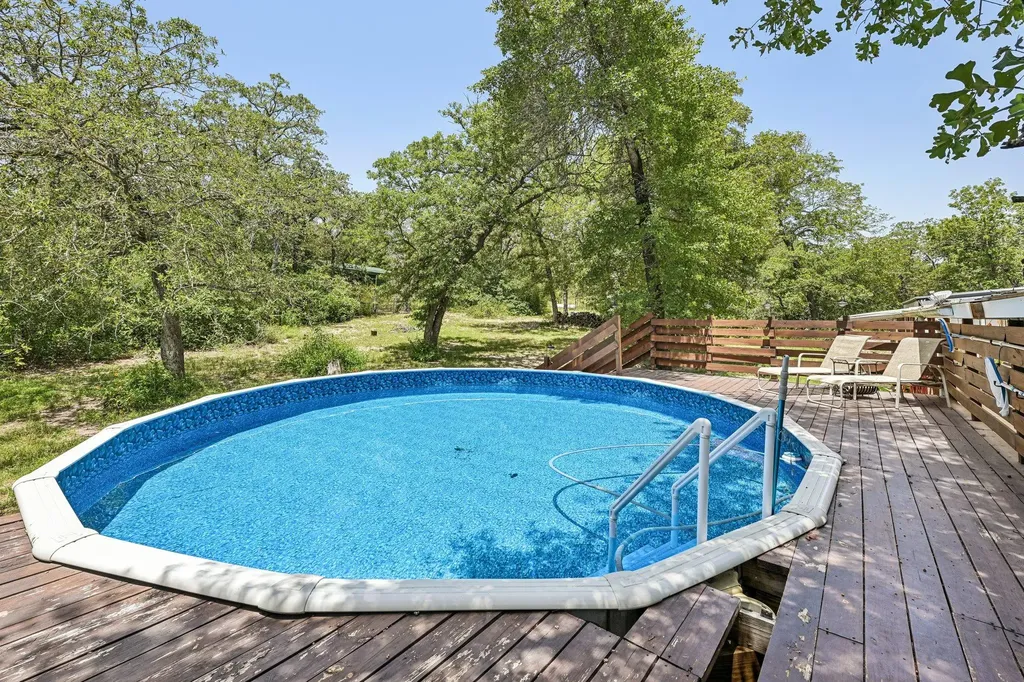 541 Hidden Oaks Drive Elgin TX 78621