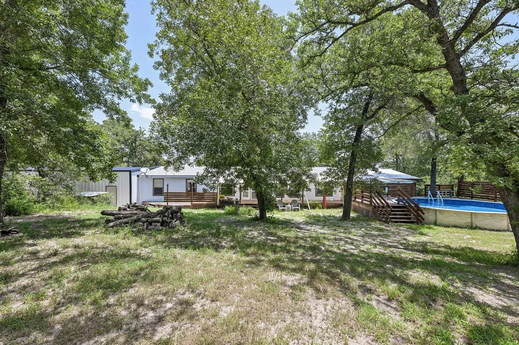 541 Hidden Oaks Drive Elgin TX 78621