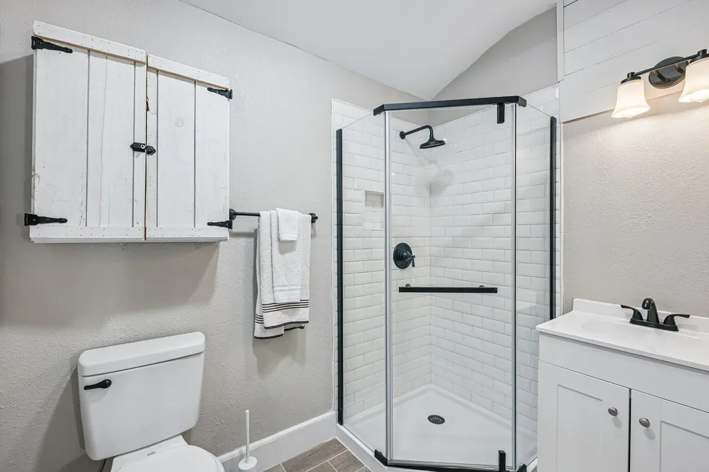 541 Hidden Oaks Drive Elgin TX 78621