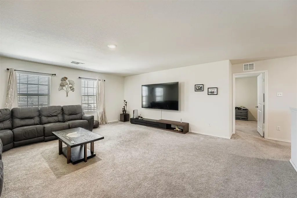 144 Gunther Way Taylor TX 76574