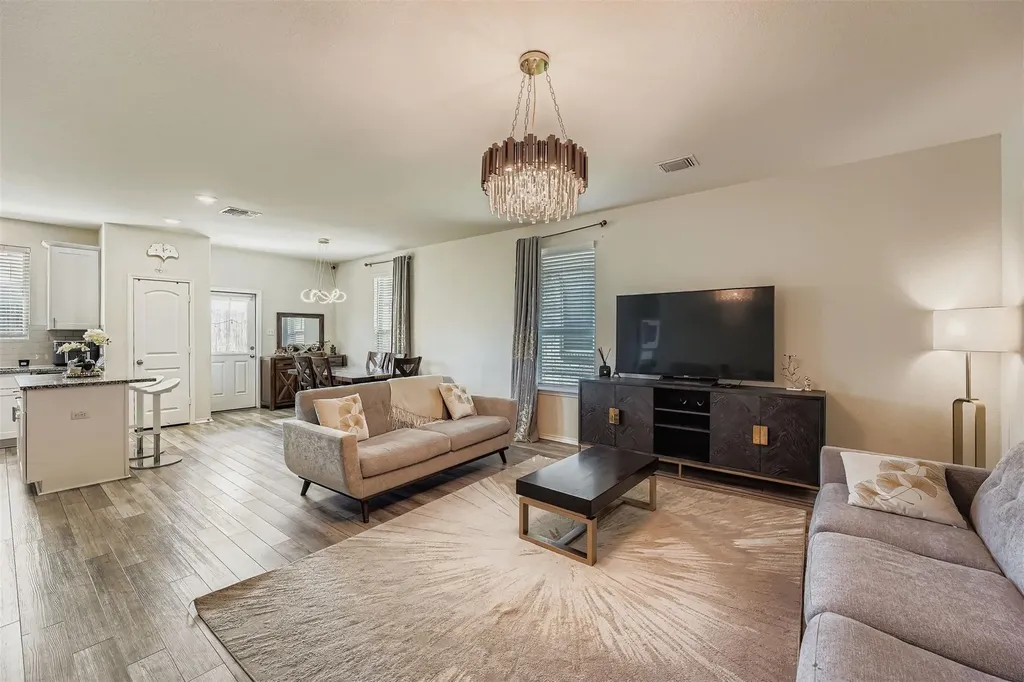 144 Gunther Way Taylor TX 76574