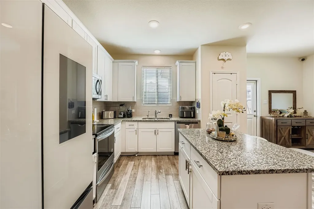 144 Gunther Way Taylor TX 76574