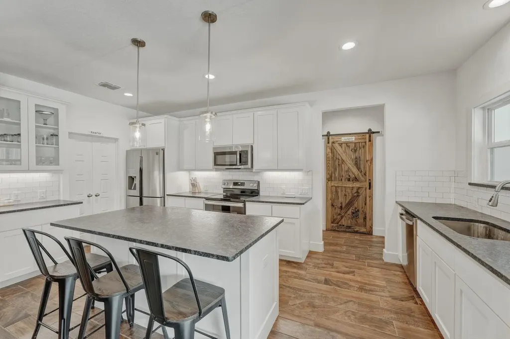 1619 Scenic View Drive Canyon Lake TX 78133