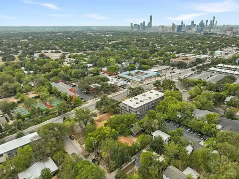 2710 Manor Road Austin TX 78722