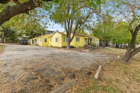 2710 Manor Road Austin TX 78722