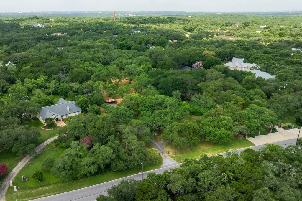 304 Hill Country Lane San Antonio TX 78232