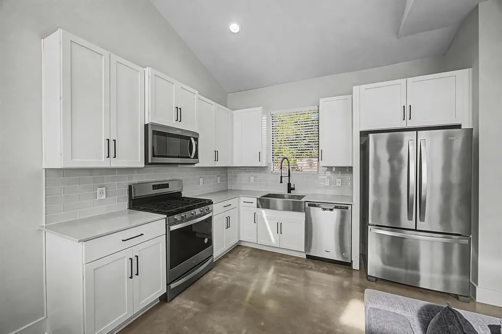 7102 Providence Avenue Austin TX 78752
