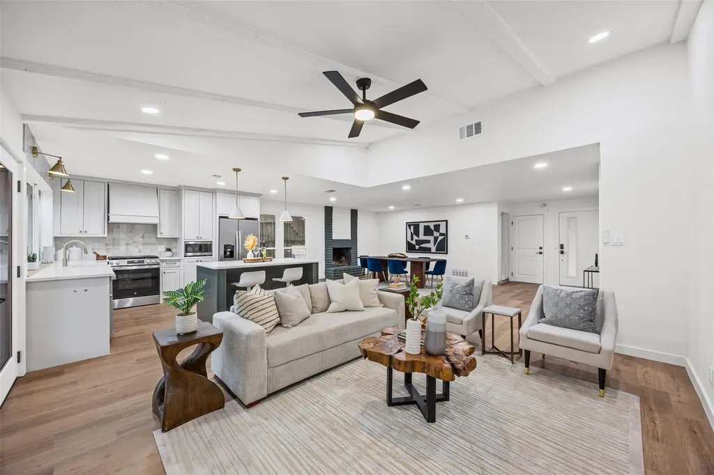 9219 Hunters Trace E Austin TX 78758