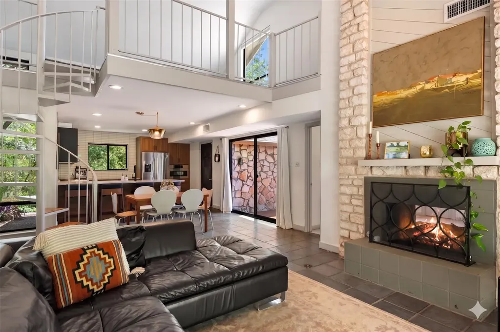 1702 Deerfield Drive Austin TX 78741