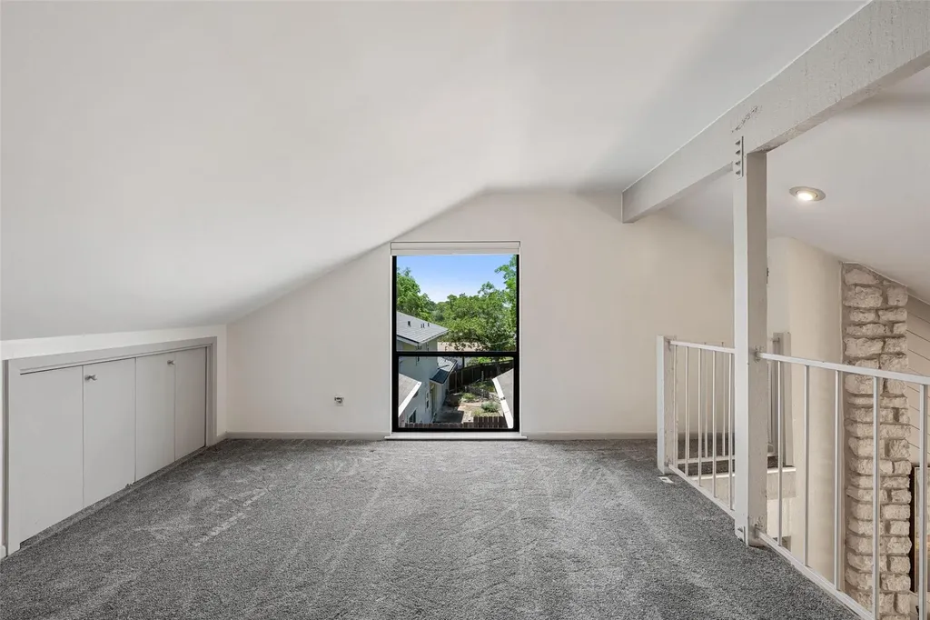 1702 Deerfield Drive Austin TX 78741