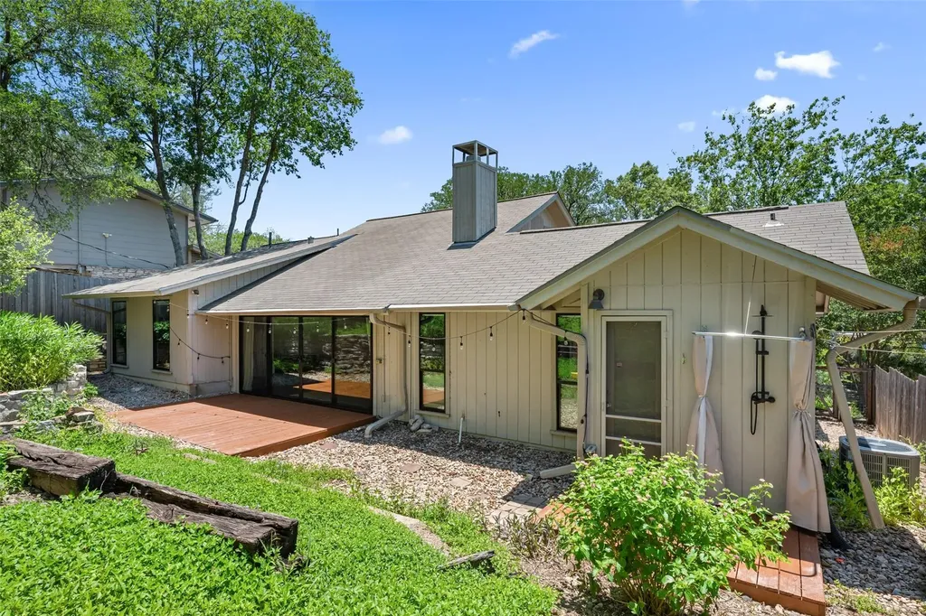 1702 Deerfield Drive Austin TX 78741