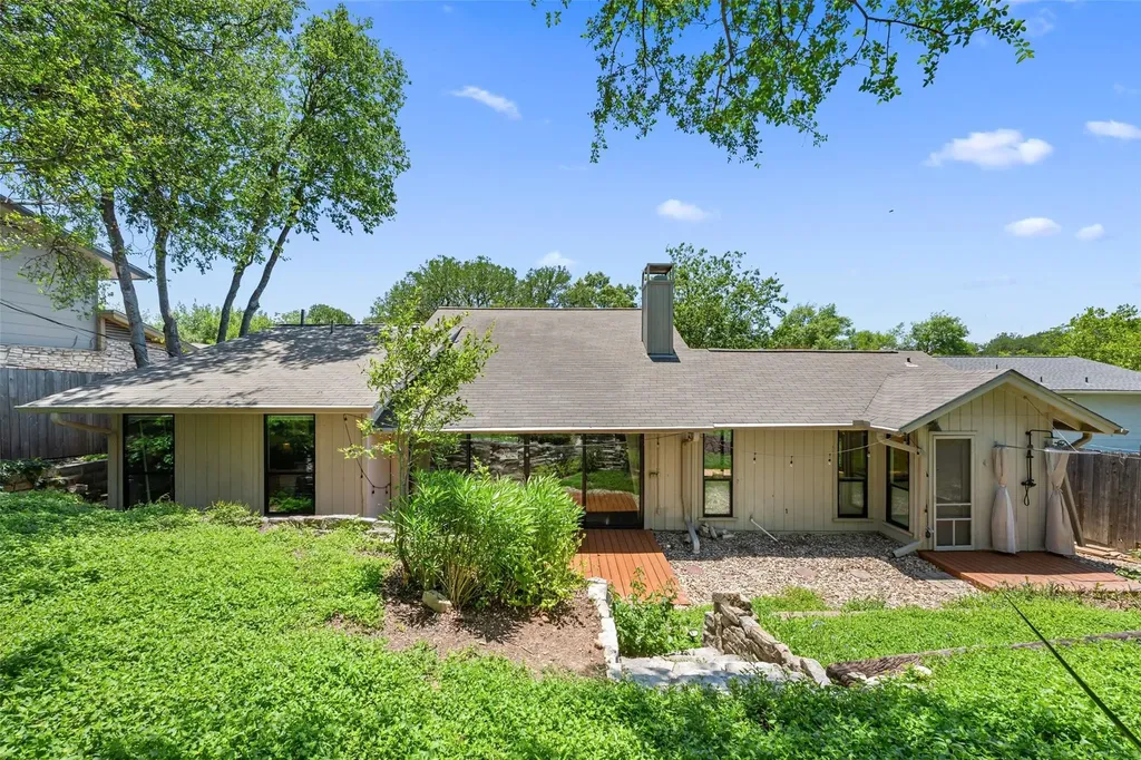 1702 Deerfield Drive Austin TX 78741
