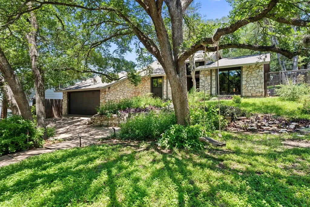 1702 Deerfield Drive Austin TX 78741